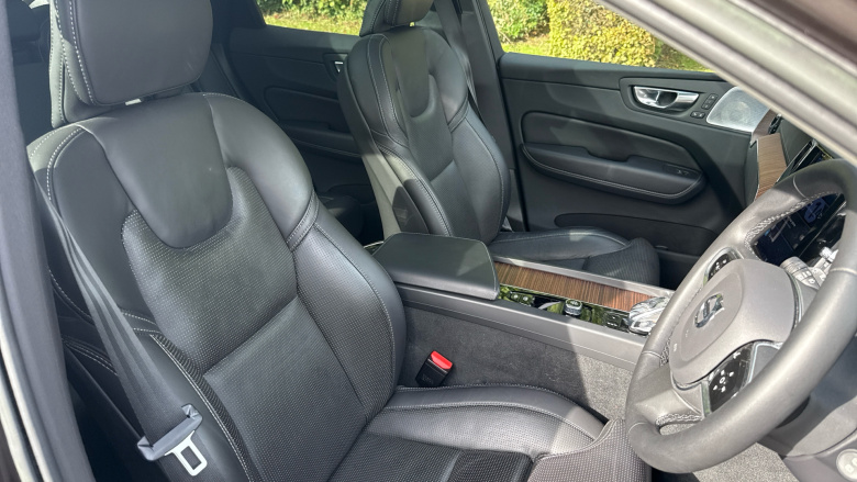 Volvo XC60 2.0 B5P Ultimate Dark 5dr AWD Geartronic Petrol Estate